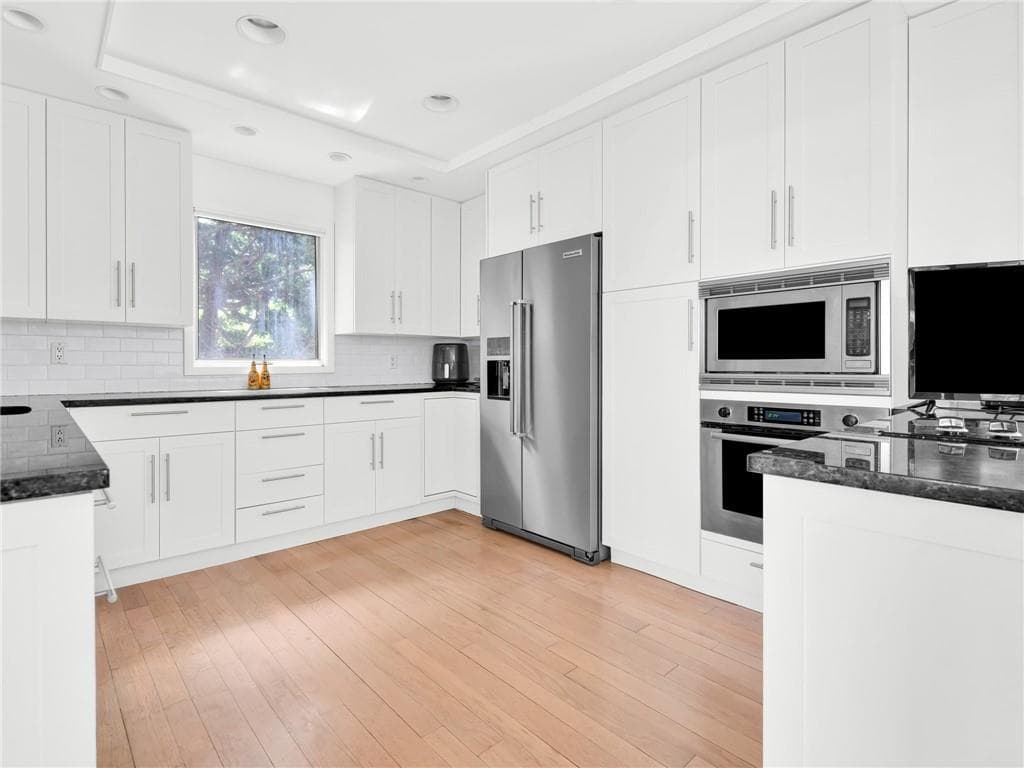 275 Boston Neck Road photo 12
