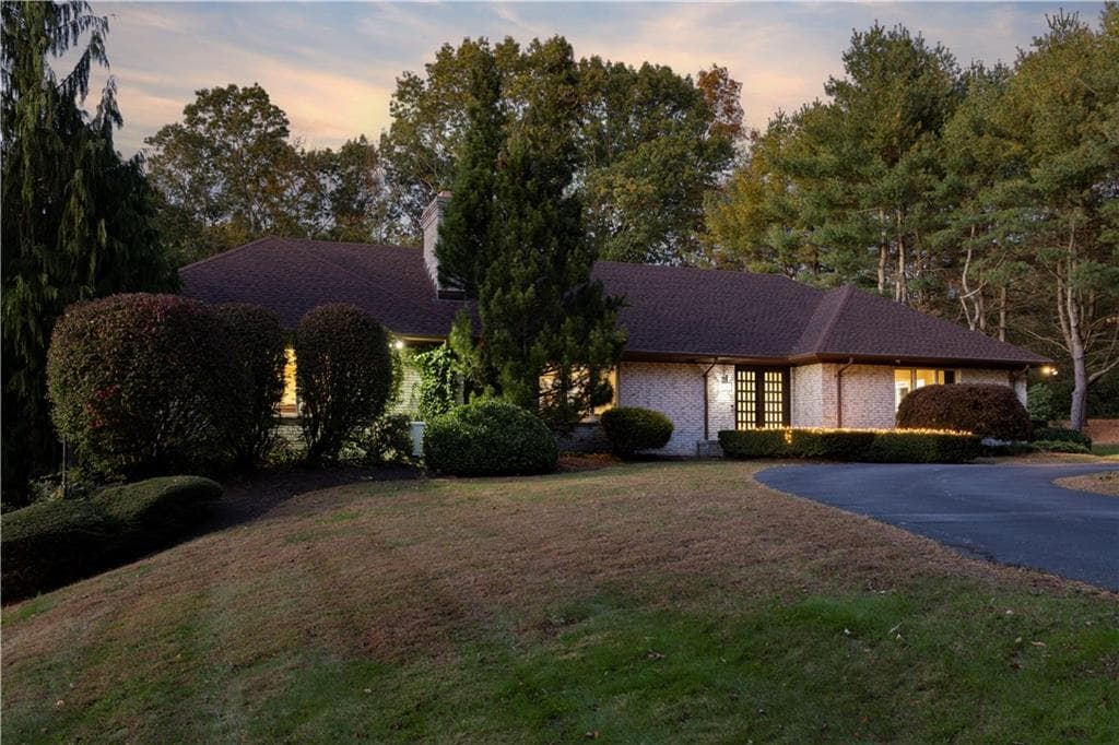 140 White Birch Circle photo 3