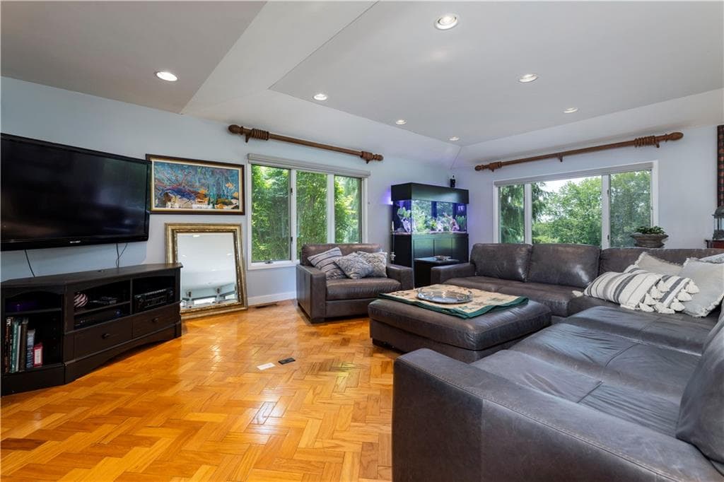 140 White Birch Circle photo 14