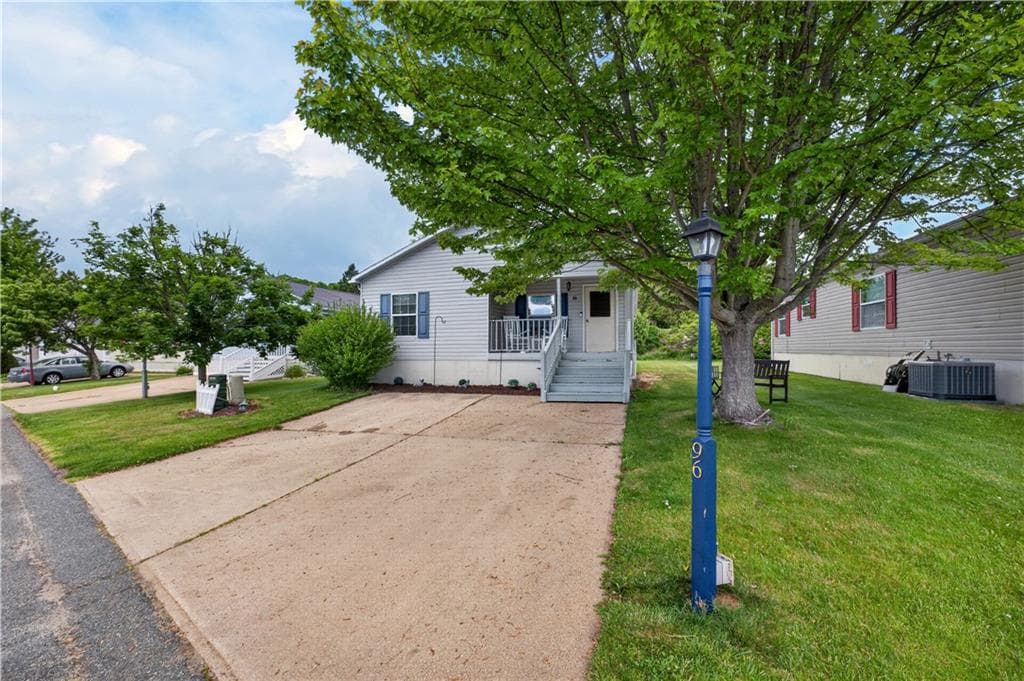 96 Songbird Lane photo 2