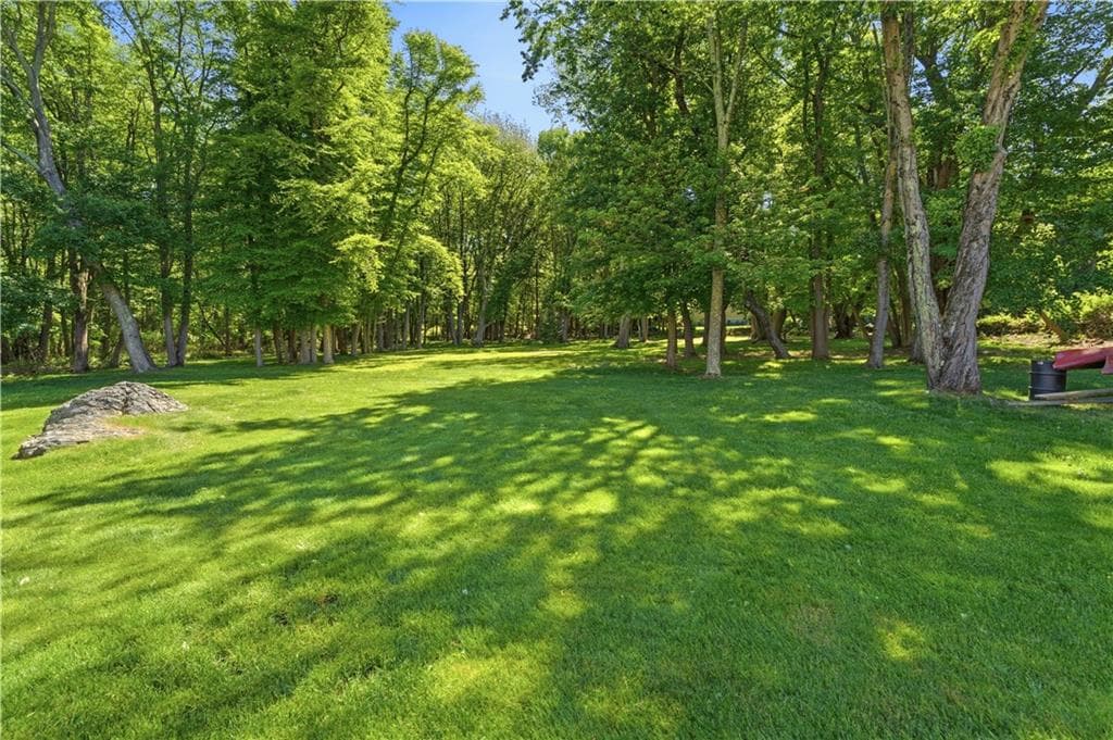 38 Gondola Avenue photo 10