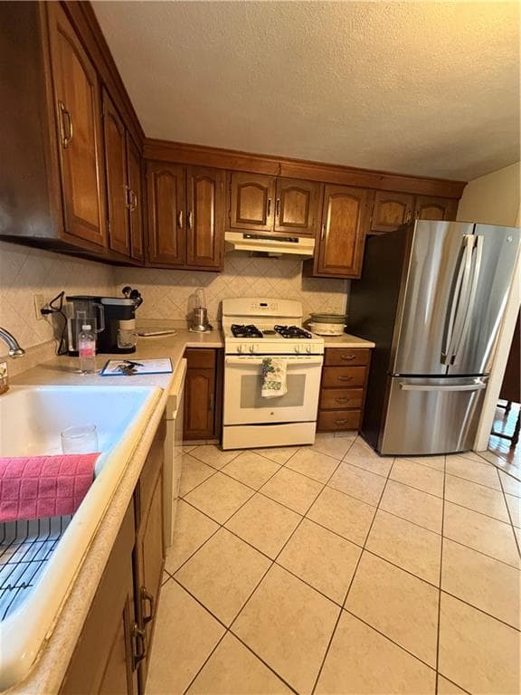 Single Family Residence at 6 Balsam Court, Johnston, photo 6 of 35