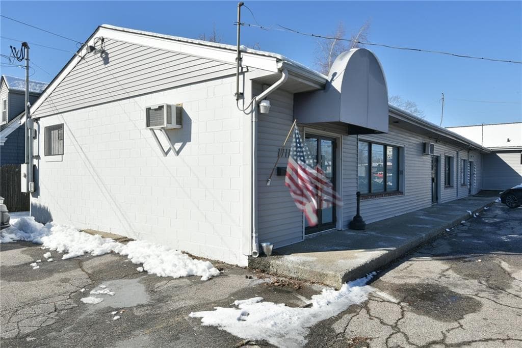 1709 Warwick Avenue UNIT A photo 7