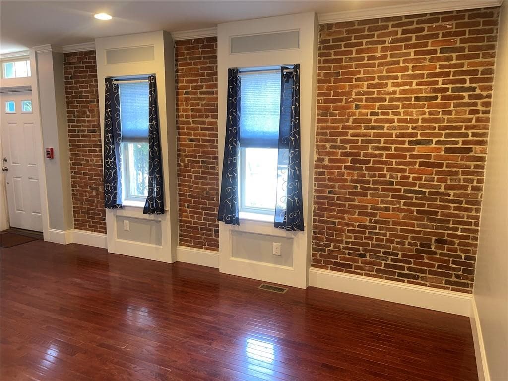 1746 Lonsdale Avenue UNIT A photo 9