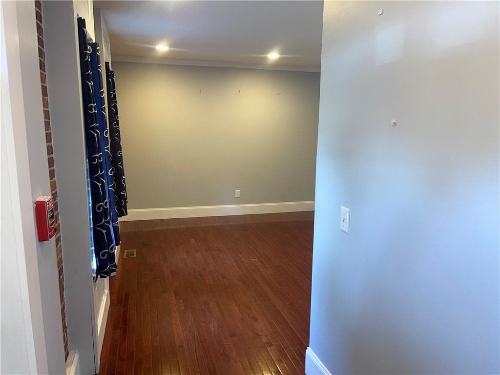 1746 Lonsdale Avenue UNIT A photo 11