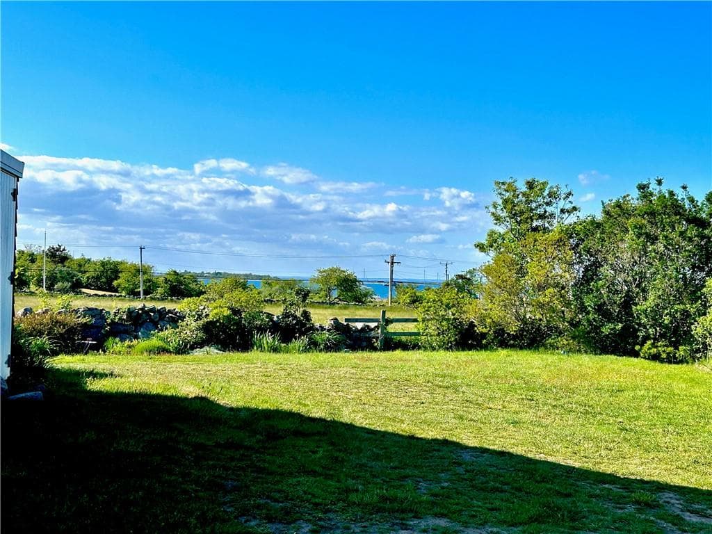 838 Center Road photo 19