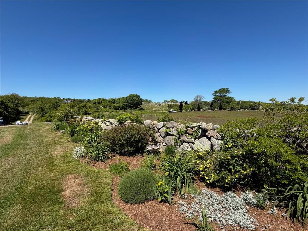 838 Center Road photo 21