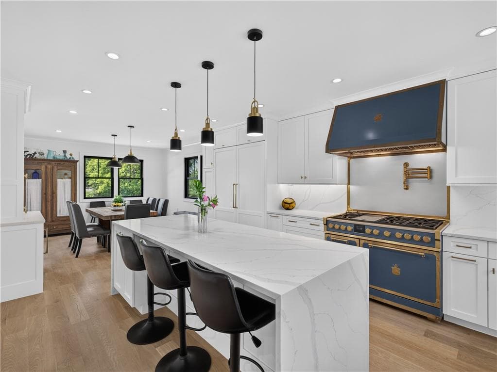 34 Lanphere Road photo 4