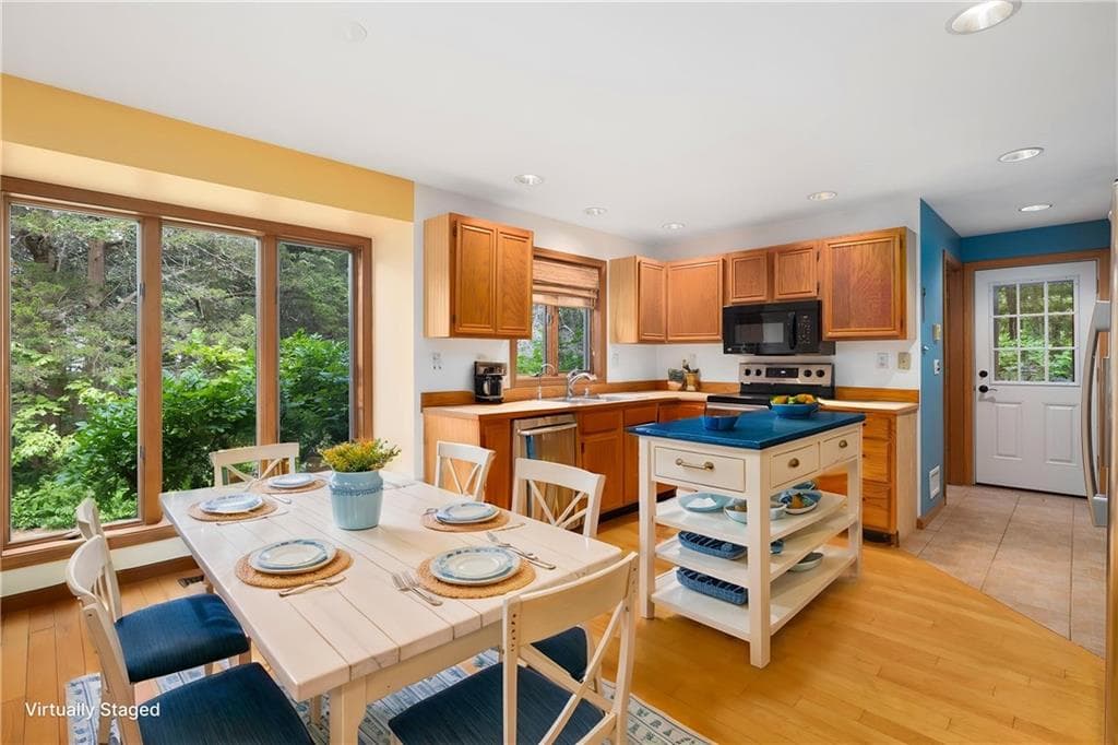 56 Lakeside Drive photo 7