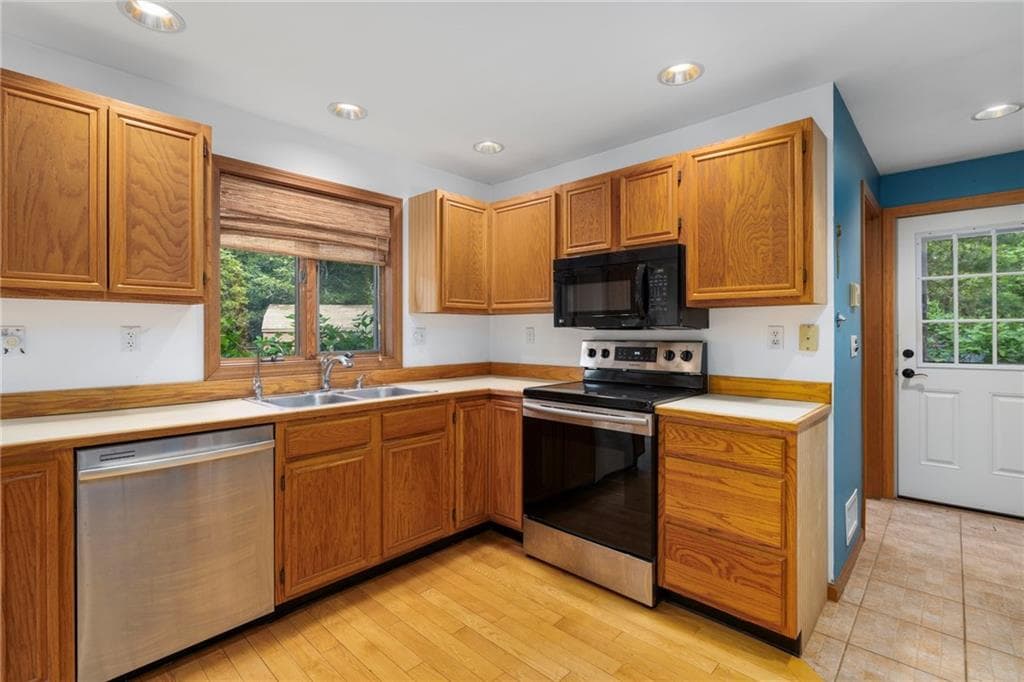 56 Lakeside Drive photo 8