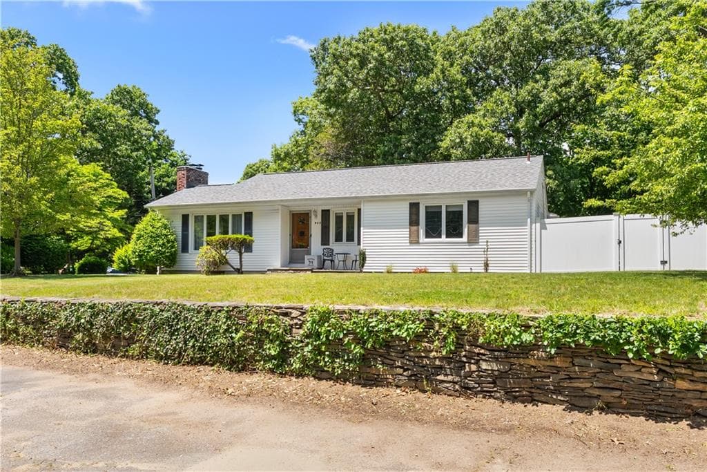 417 Squantum Drive photo 2