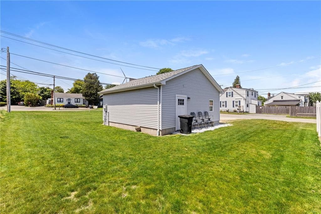 3055 East Main Road photo 3