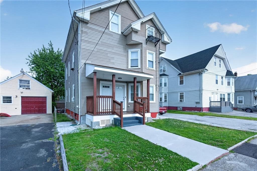 142 Richard Street photo 3