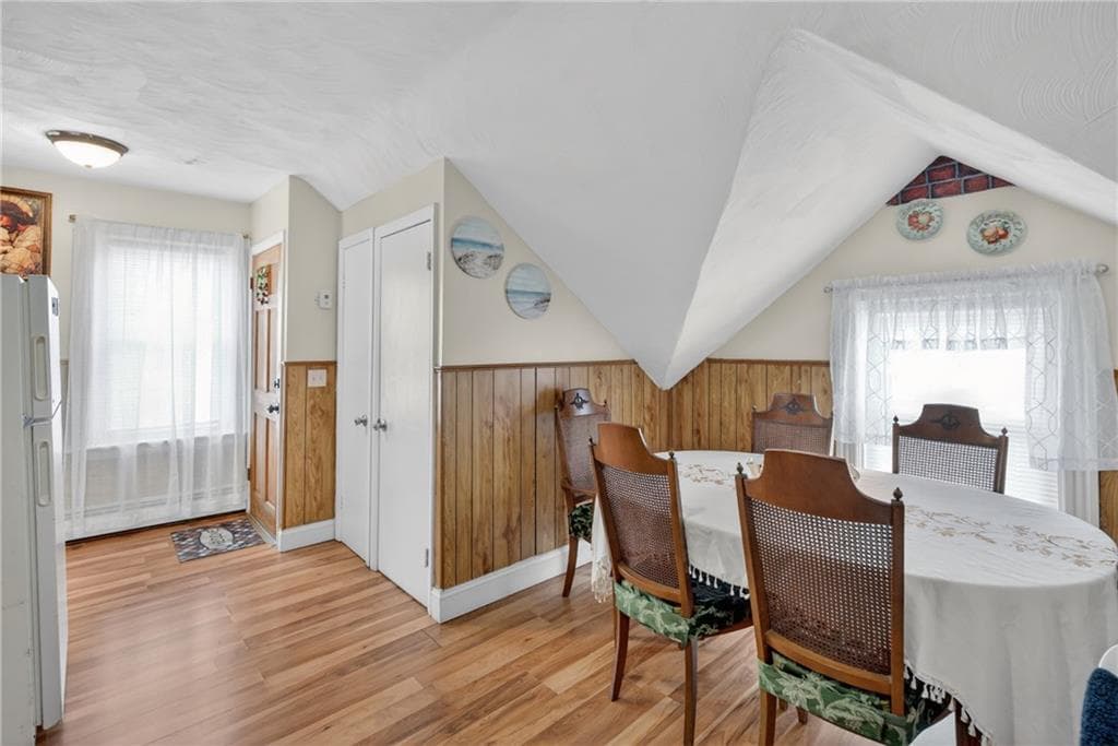 142 Richard Street photo 28