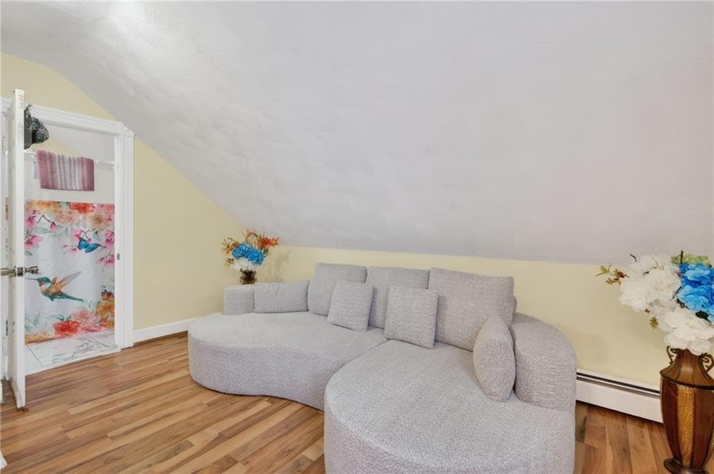 142 Richard Street photo 25