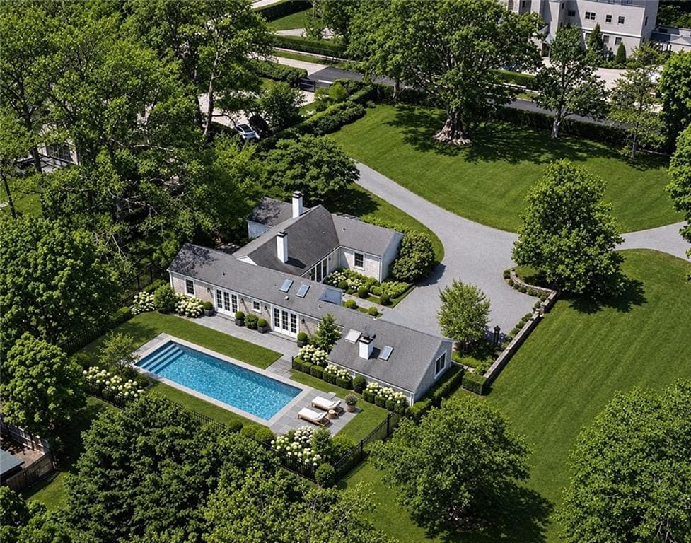 Single Family Residence at 18 Ledge Road, Newport, photo 36 of 38