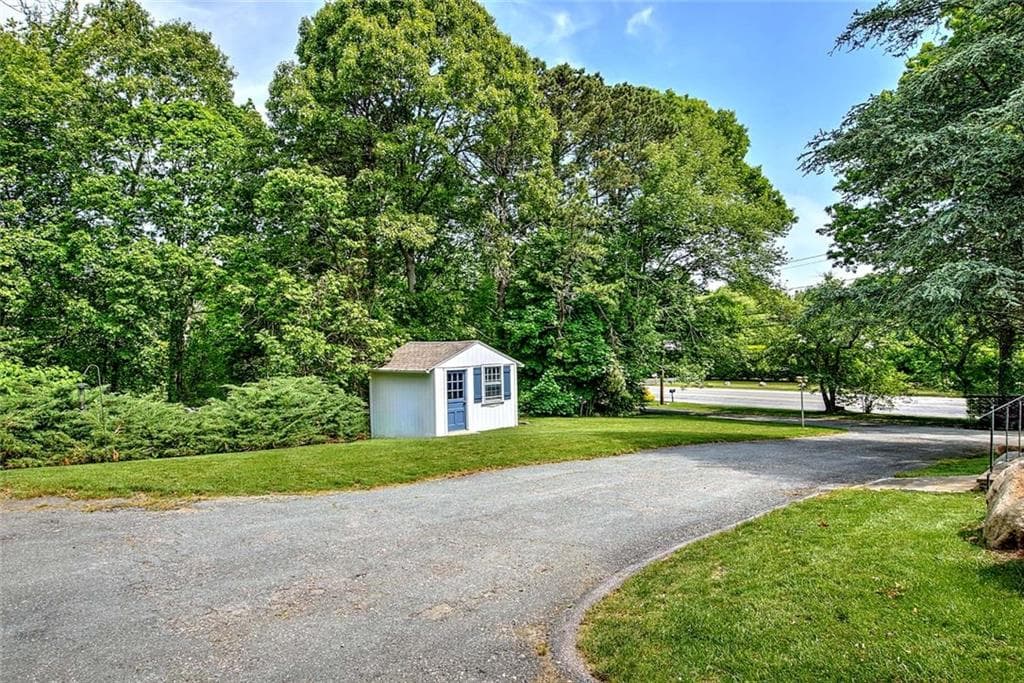 251 Succotash Road photo 48