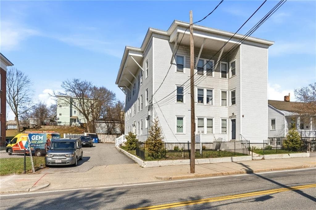 736 Social Street UNIT 1R photo 23