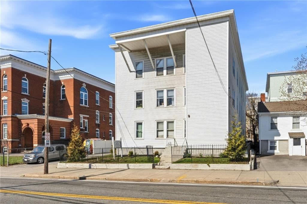 736 Social Street UNIT 1R photo 24