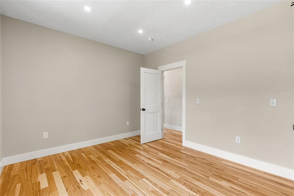22 Farnsworth Avenue photo 36