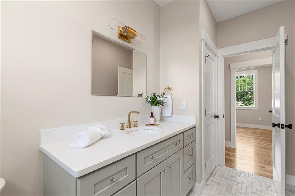 22 Farnsworth Avenue photo 35