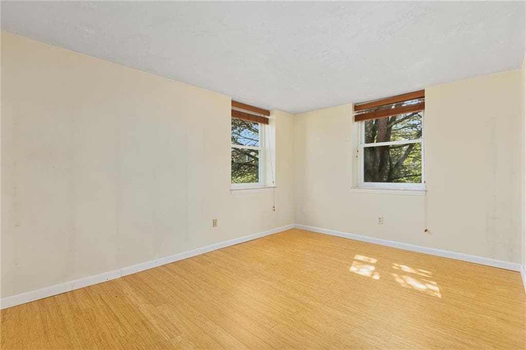 3524 W Shore Road UNIT 301 photo 16