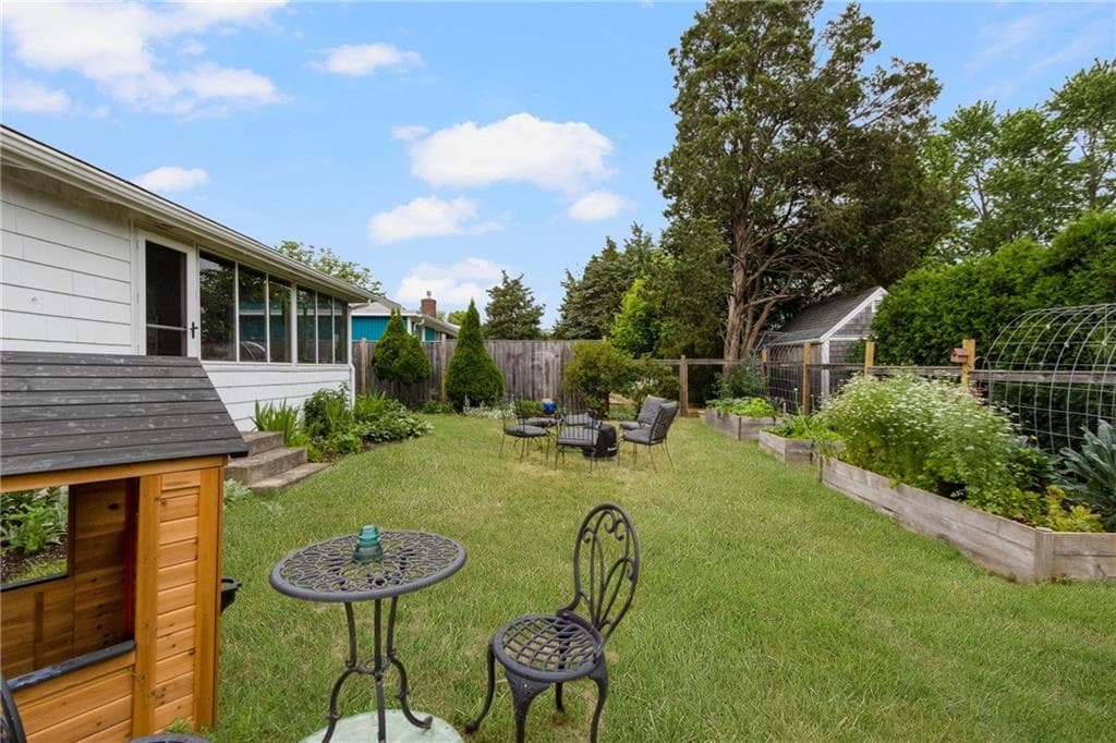 65 King Phillip Street photo 33