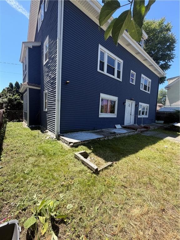 Multi Family at 54 Pearl Street, Pawtucket, photo 3 of 18