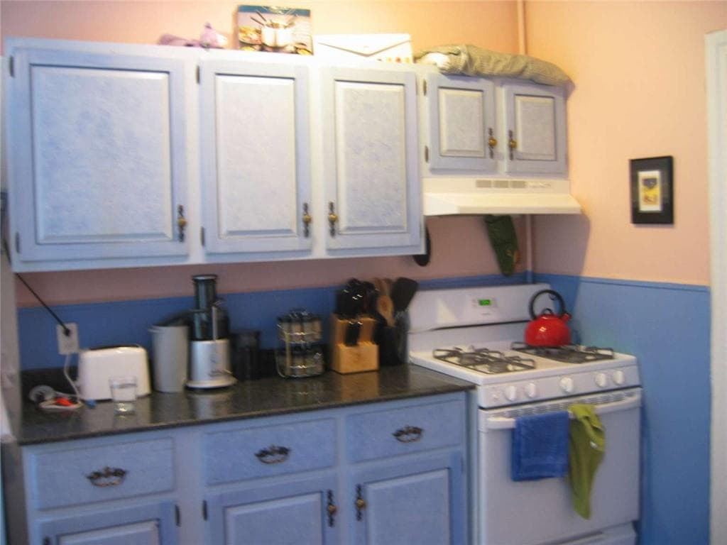 Multi Family at 114 Camp Street, Providence, photo 13 of 20
