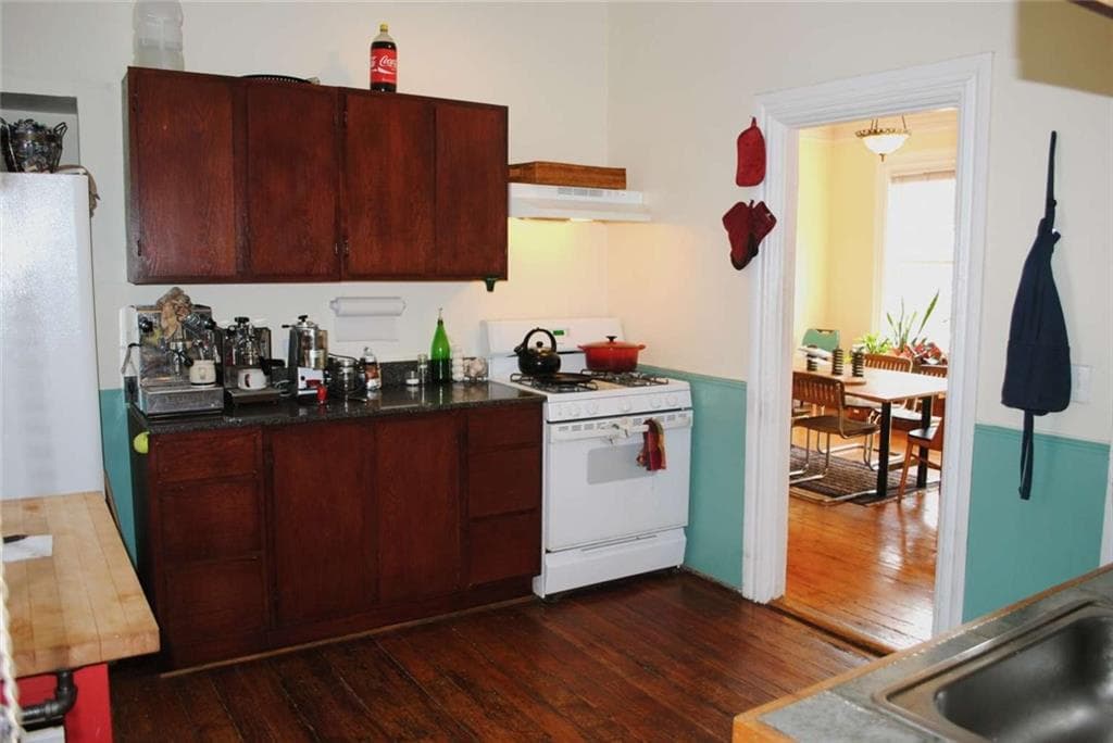 Multi Family at 114 Camp Street, Providence, photo 16 of 20
