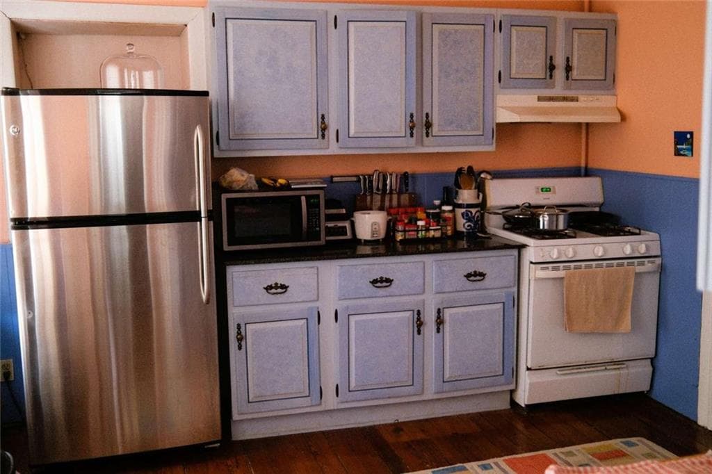 Multi Family at 114 Camp Street, Providence, photo 14 of 20