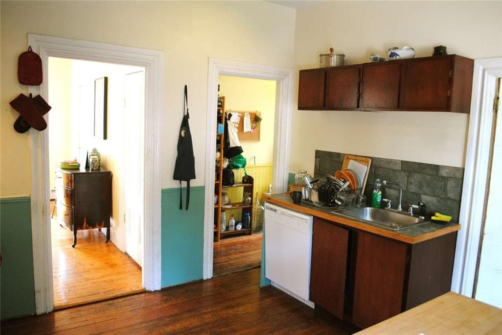 Multi Family at 114 Camp Street, Providence, photo 15 of 20