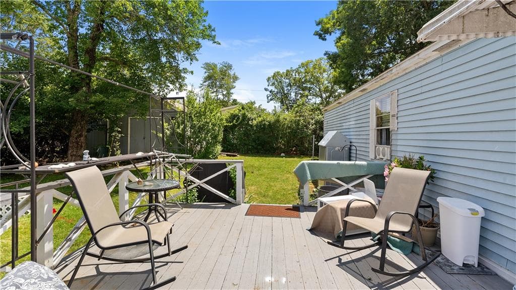 Single Family Residence at 465 57 Gardiner Road, Richmond, photo 9 of 23