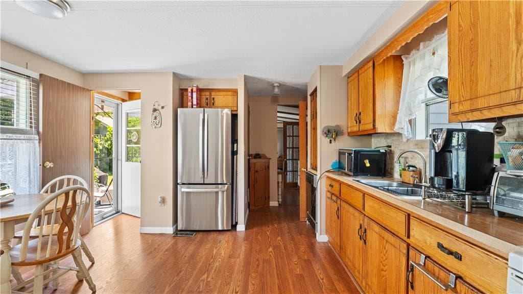 Single Family Residence at 465 57 Gardiner Road, Richmond, photo 15 of 23