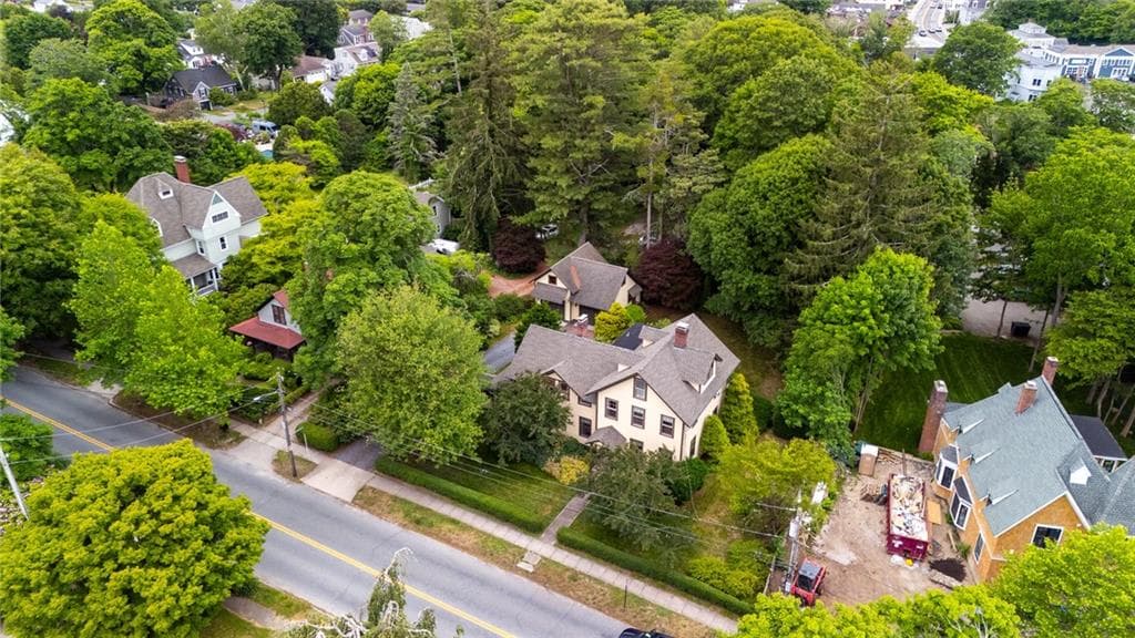 Single Family Residence at 300 Kenyon Avenue, South Kingstown, photo 38 of 43