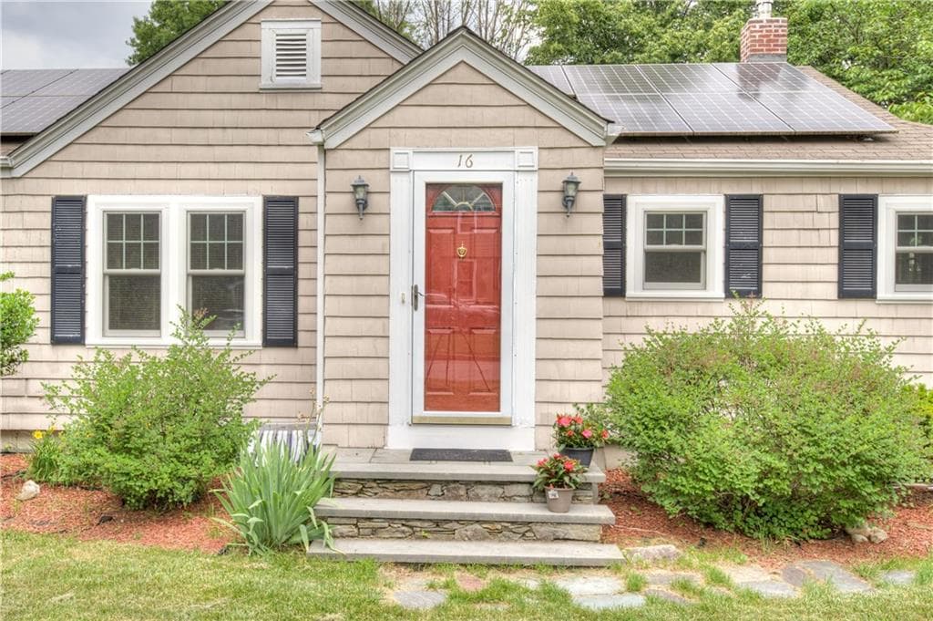 16 Evergreen Street photo 2