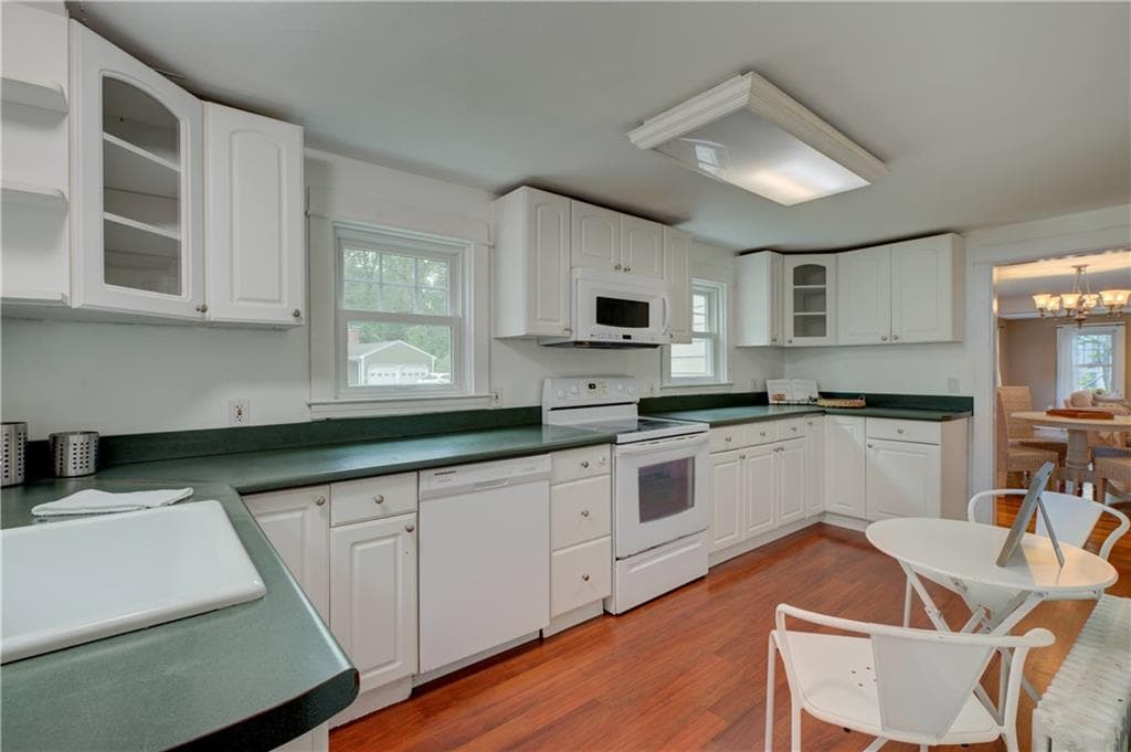 16 Evergreen Street photo 12