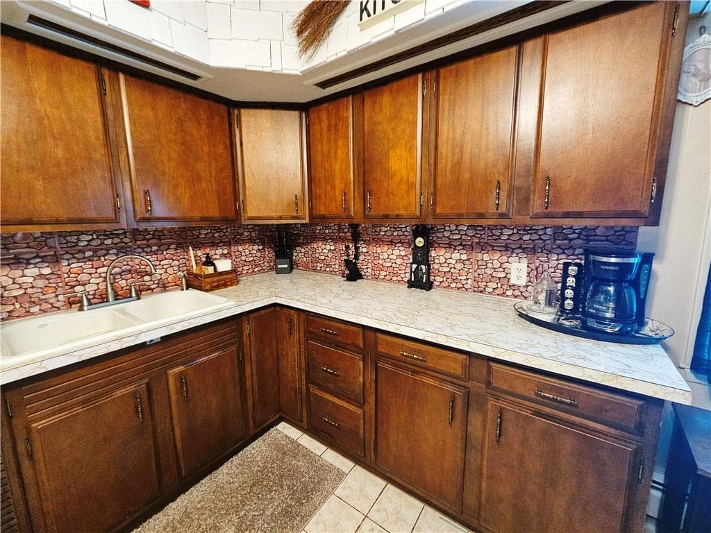 Multi Family at 55 Lexington Avenue, North Providence, photo 4 of 39