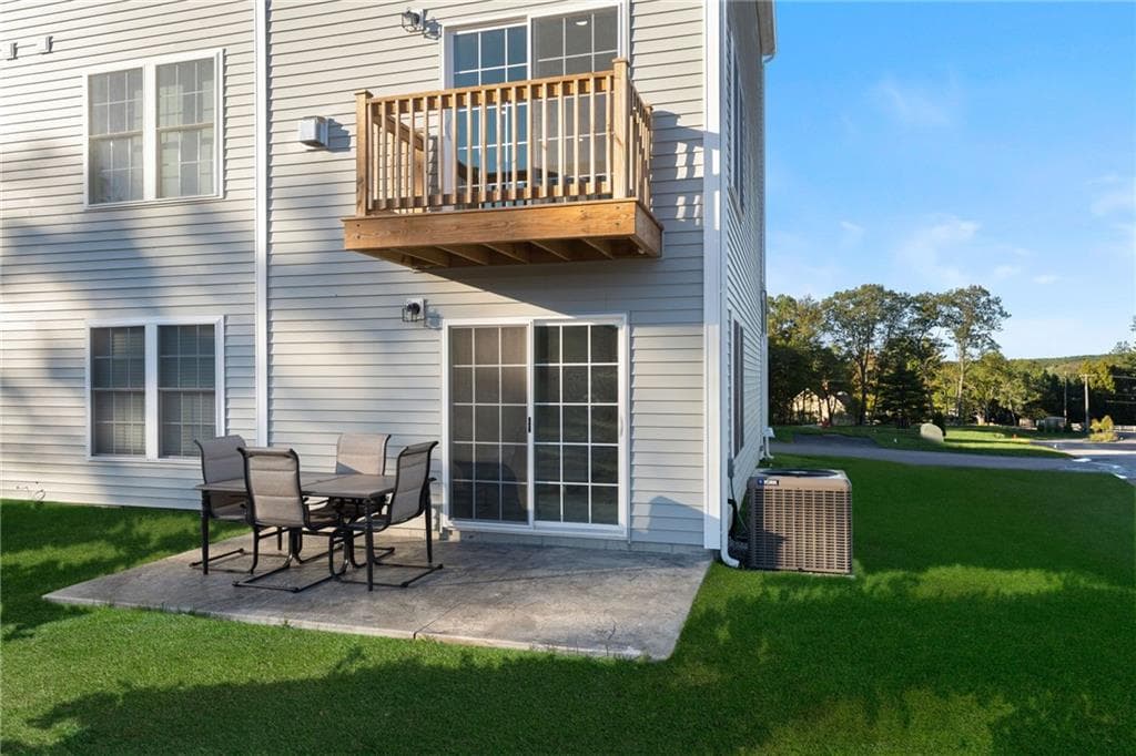 Condominium at 1 Old County Village Way UNIT E, Smithfield, photo 33 of 42
