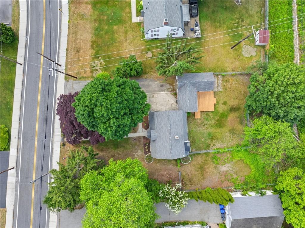 Single Family Residence at 512 Woonasquatucket Avenue, North Providence, photo 5 of 41