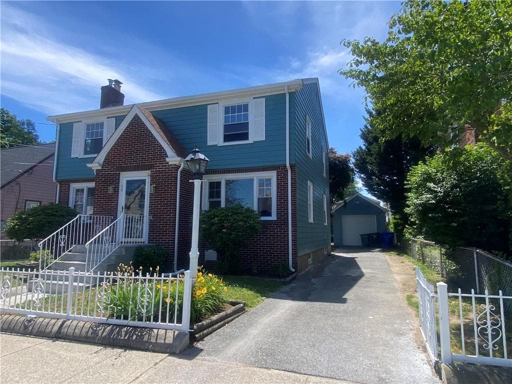 Single Family Residence at 40 AMHERT Avenue, Pawtucket, photo 3 of 26