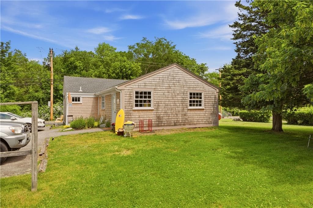 Multi Family at 21 East Road, Tiverton, photo 18 of 39