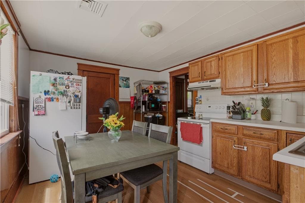Multi Family at 21 East Road, Tiverton, photo 11 of 39