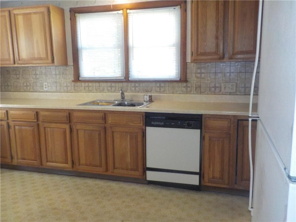 325 Morin Street photo 7