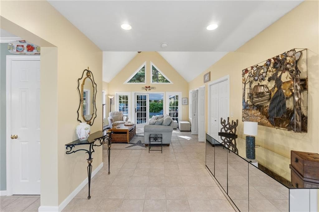 34 Crestwood Lane photo 18