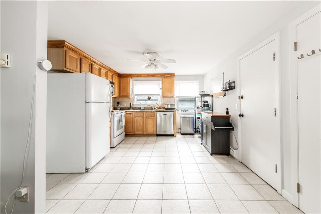34 Capuano Avenue UNIT A photo 6