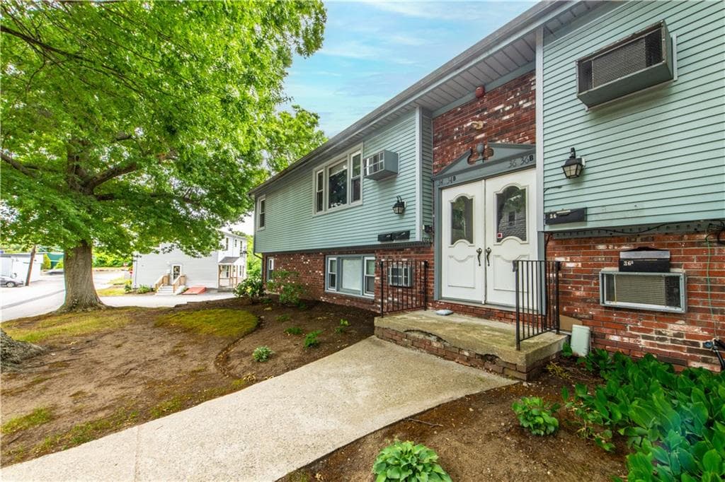 34 Capuano Avenue UNIT A photo 3