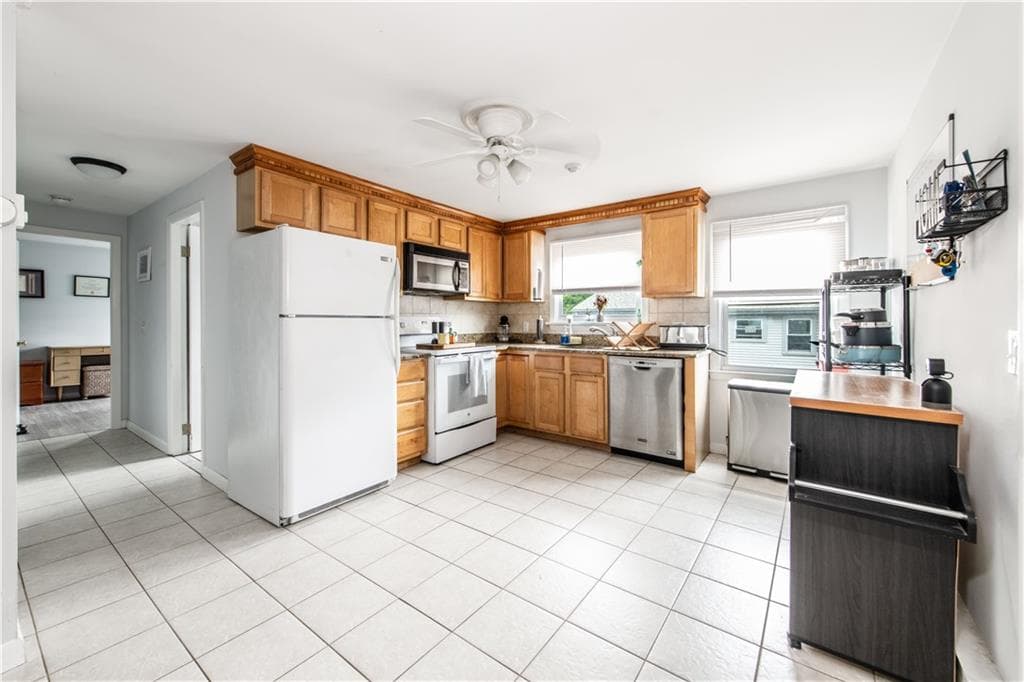 34 Capuano Avenue UNIT A photo 8