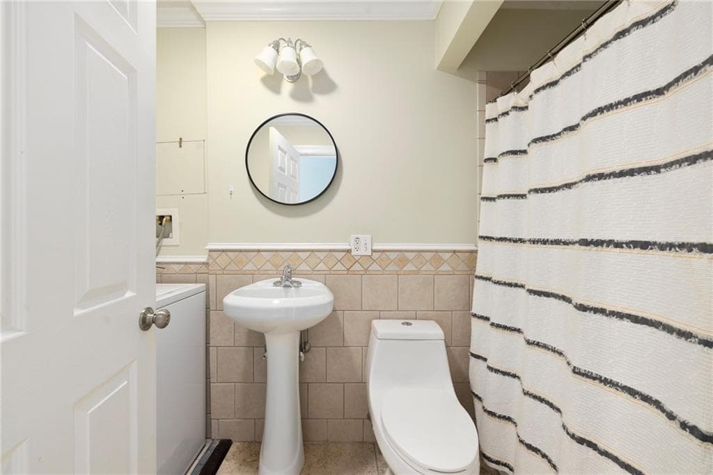 Condominium at 2799 Pawtucket Avenue, East Providence, photo 30 of 36