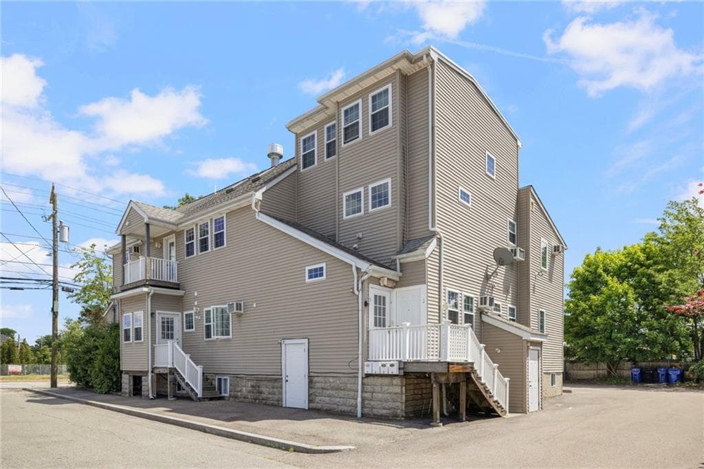 Condominium at 2799 Pawtucket Avenue, East Providence, photo 35 of 36
